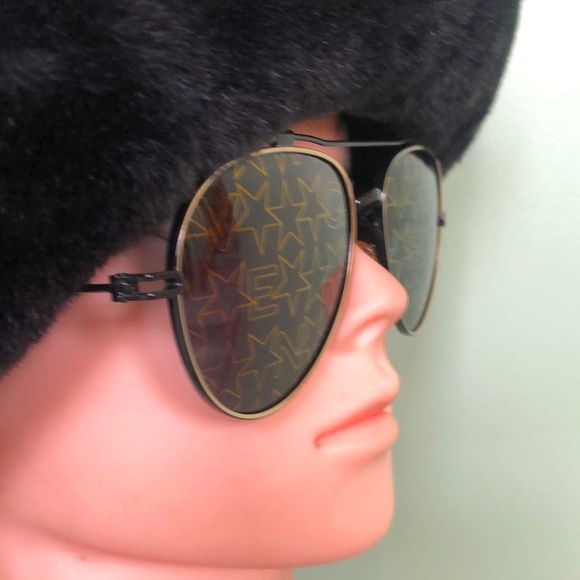 Givenchy Monogram Sunglasses W/Case - Picture 2 of 11